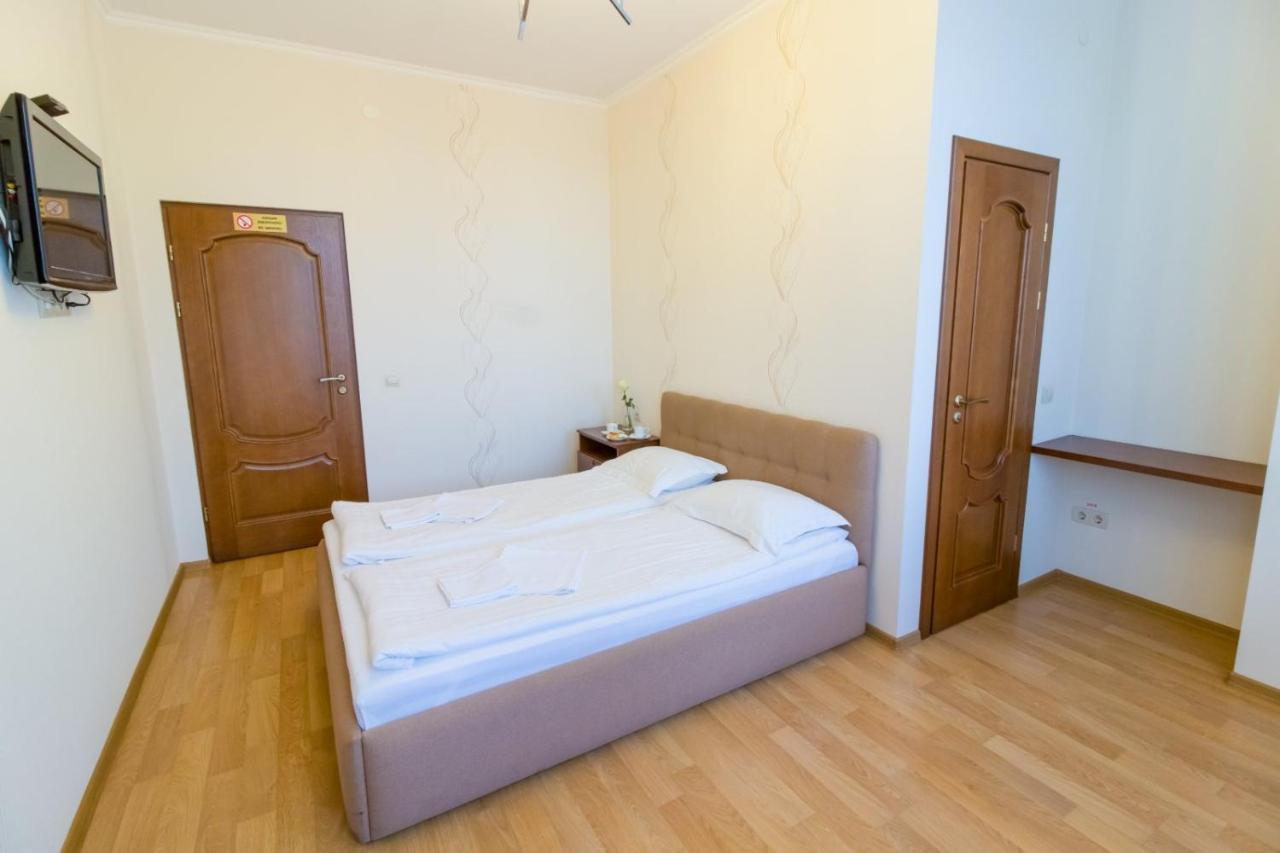 Orhideya Bed & Breakfast Lviv Exterior photo